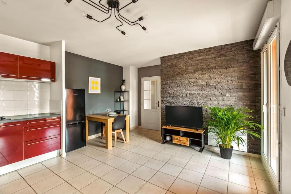 T2 Paisible Vaise, Avec Parking Metro Direct Bellecour Apartment Lyon Luaran gambar